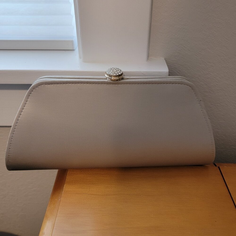VTG Preview Collection Handbag. Silver Fabric with Diamond Closure. Very Cute! - Picture 4 of 5